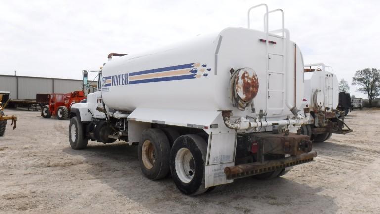 1992 MACK RD690S WATER TRUCK, 412,014 Miles  MACK EM7-300, TWIN SCREW, CAME