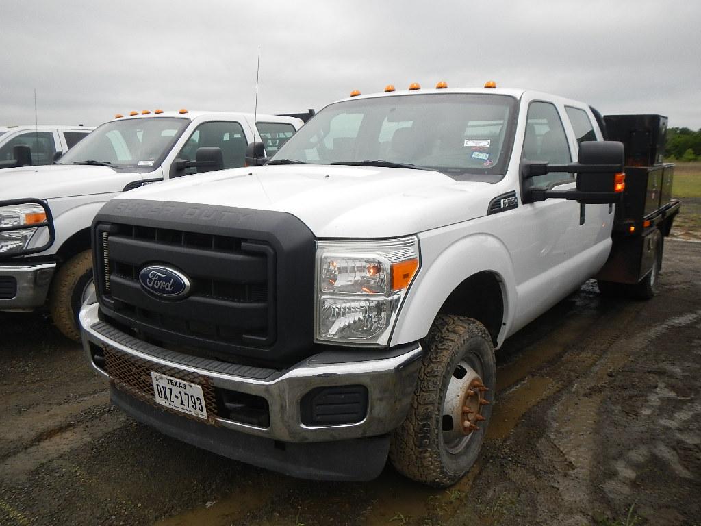 2015 FORD F350 FLATBED TRUCK, 103k + mi,  QUAD CAB, V8 GAS, AUTOMATIC, PS,