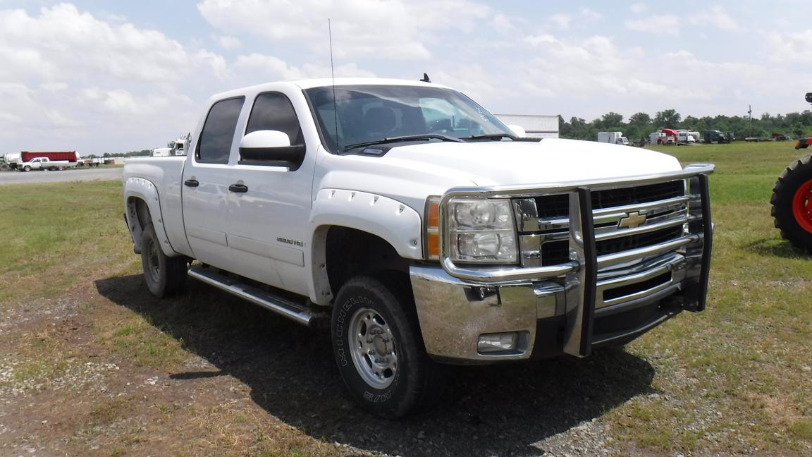 2007 CHEVROLET 2500 HD PICKUP TRUCK,  4X4, 4-DOOR, DURMAX DIESEL, ALLISON A