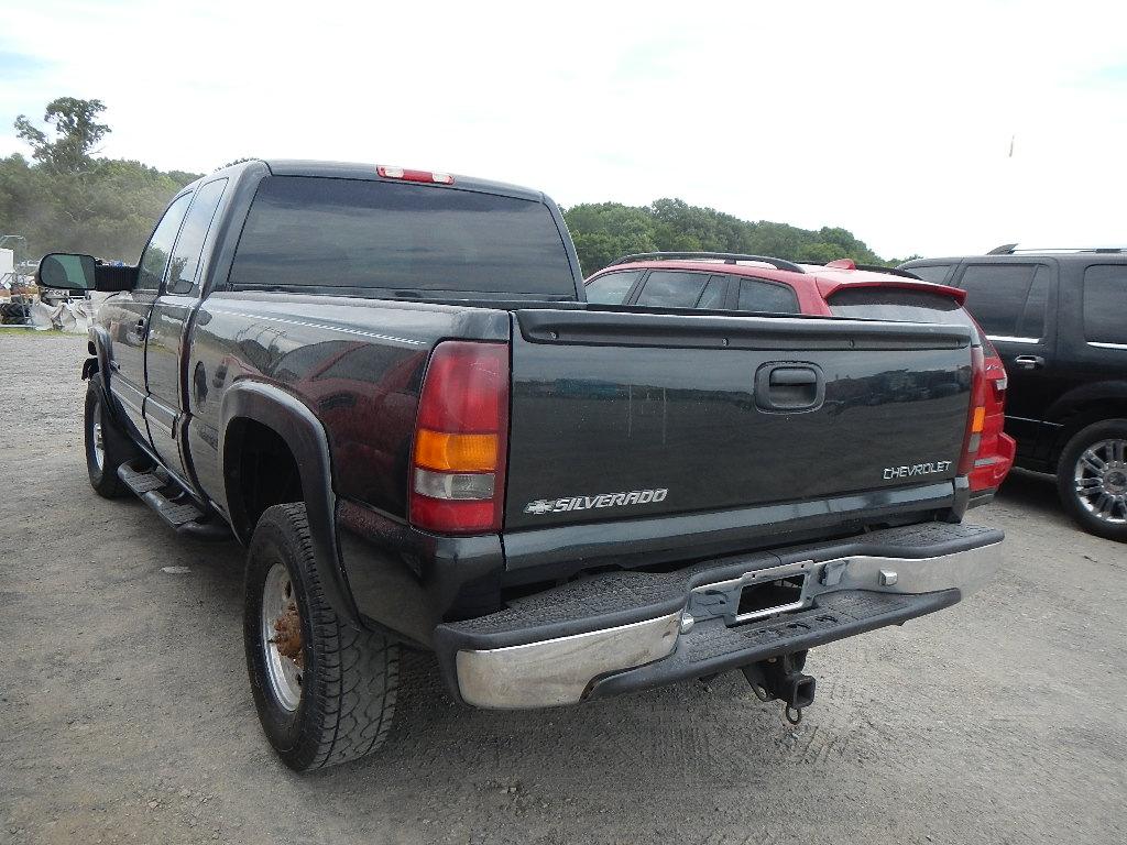 2005 CHEVROLET 2500 HD PICKUP TRUCK, 146K + mi,  CREW CAB, 4X4, V8 GAS, AUT