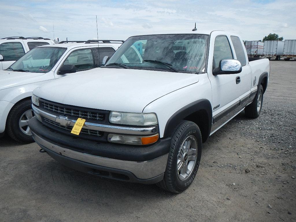 2002 CHEVROLET 1500 SUV, 150K + MI,  CREW CAB, V8 GAS, AUTOMATIC, PS, AC S#