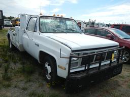 1987 GMC 3500 WRECKER TRUCK,  V8 GAS, 4 SPEED, CENTURY WRECKER BED, HYDRAUL