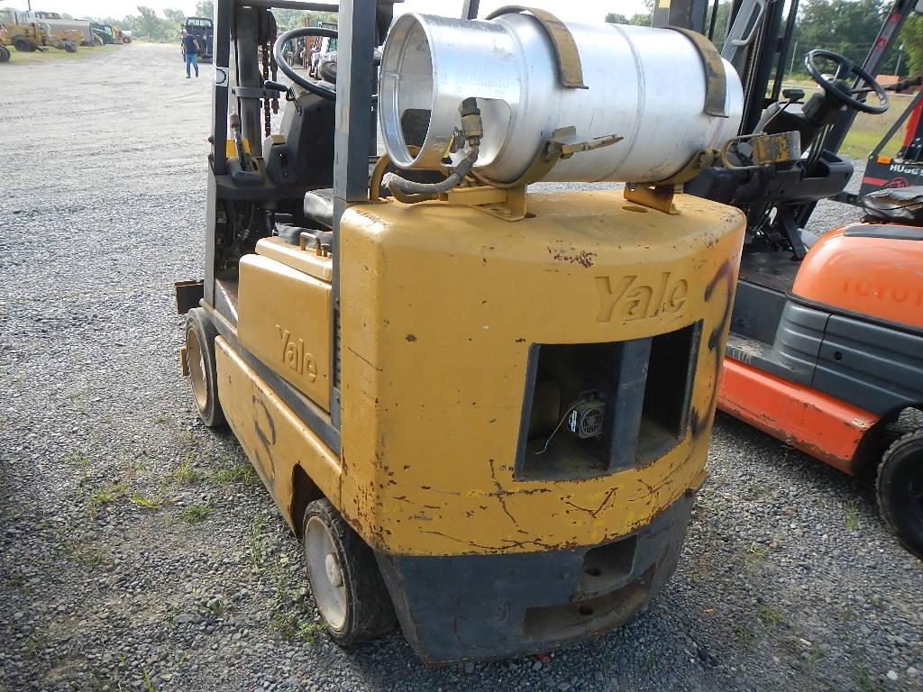 YALE C40 FORKLIFT, 16,350 hrs,  LP GAS, SOLID TIRES, 2-STAGE MAST, OROPS S#