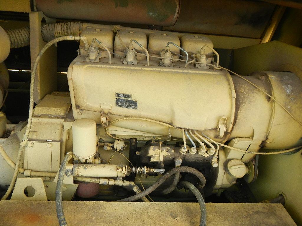 1984 U.S. COMPRESSOR/INGERSOLL RAND PORTABLE AIR COMPRESSOR,  250 CFM, DEUT