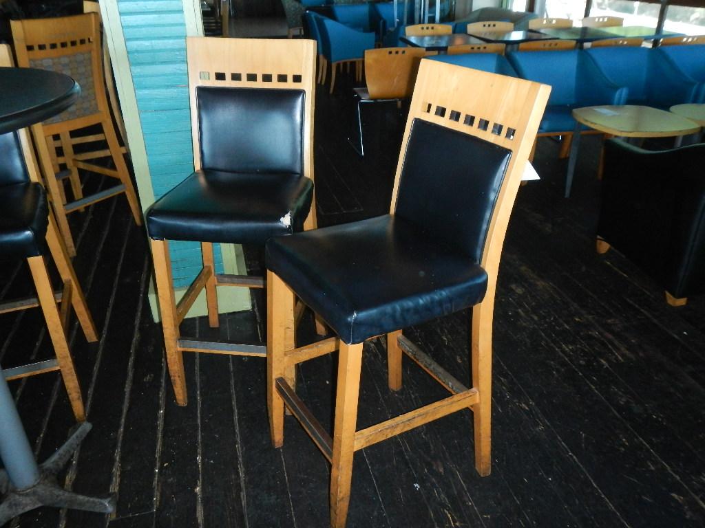 (4) ROUND TABLES AND (16) CHAIRS