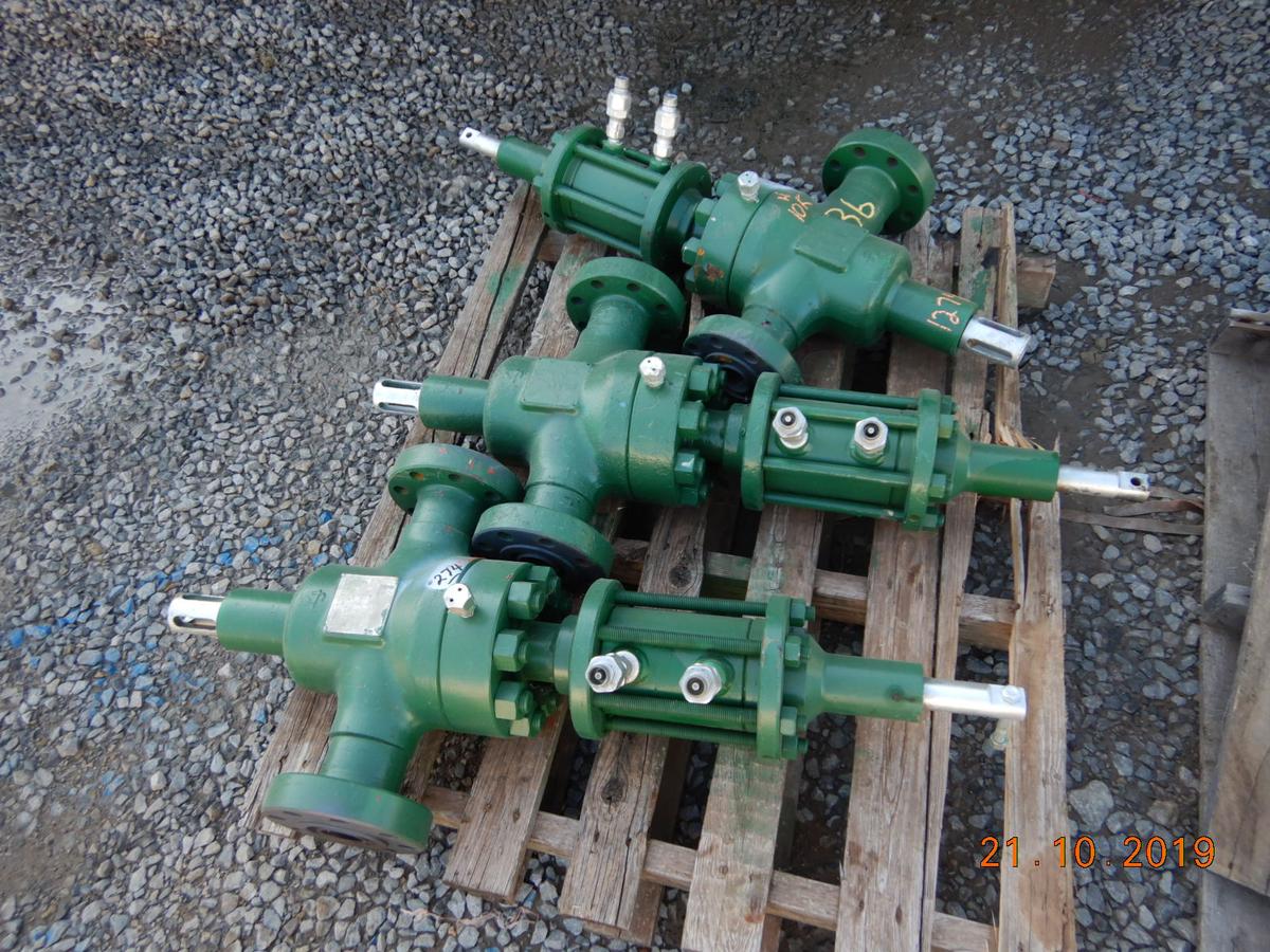 (3) HYDRAULIC 10K VALVES