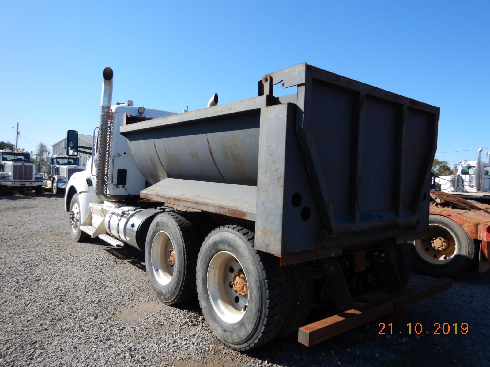 2018 KENWORTH T800 DUMP TRUCK