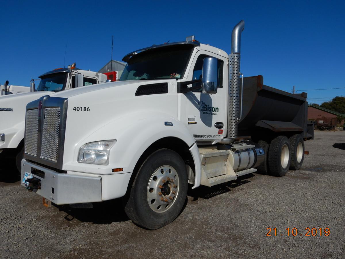 2018 KENWORTH T800 DUMP TRUCK