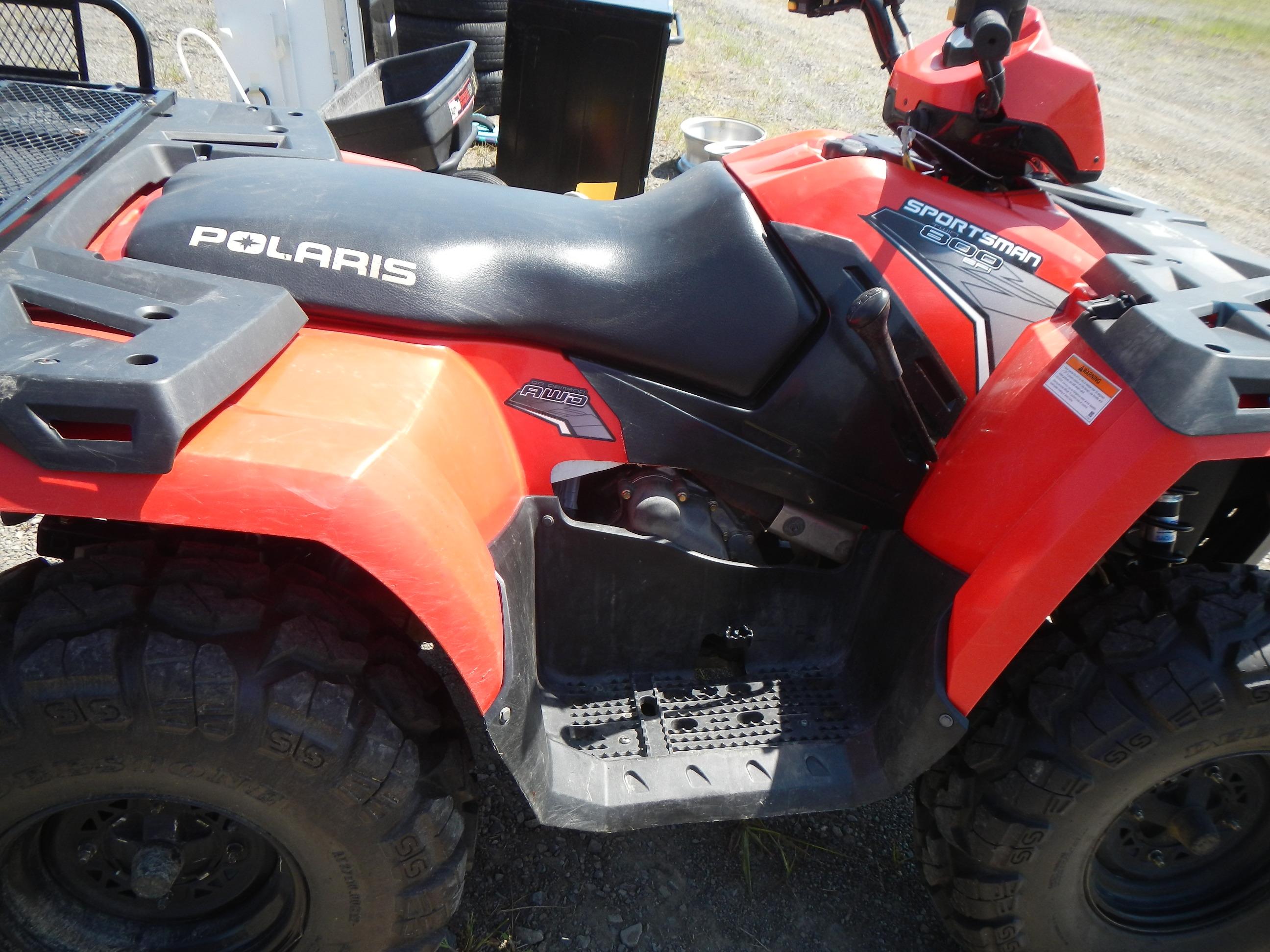 2011 POLARIS SPORTSMAN 800 FOUR WHEELER, 844 mi,  V TWIN GAS ENGINE, GUN RA