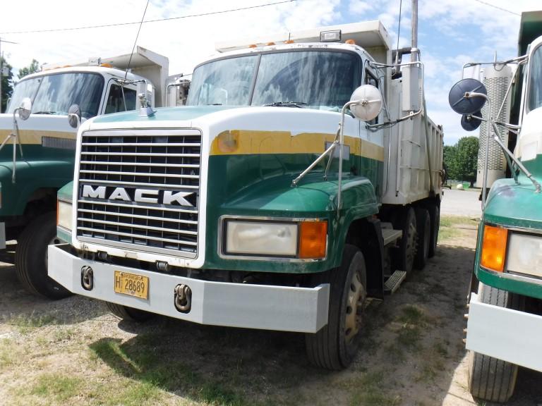 1998 MACK CH613 DUMP TRUCK, 705,106 Miles, 22,302 Hours,  MACK E7-330/350 D