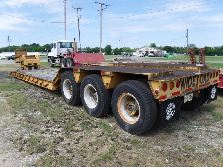 1996 WITZCO CHALLENGER RG-50 LOWBOY TRAILER,  HYDRAULIC DETACH, SELF CONTAI