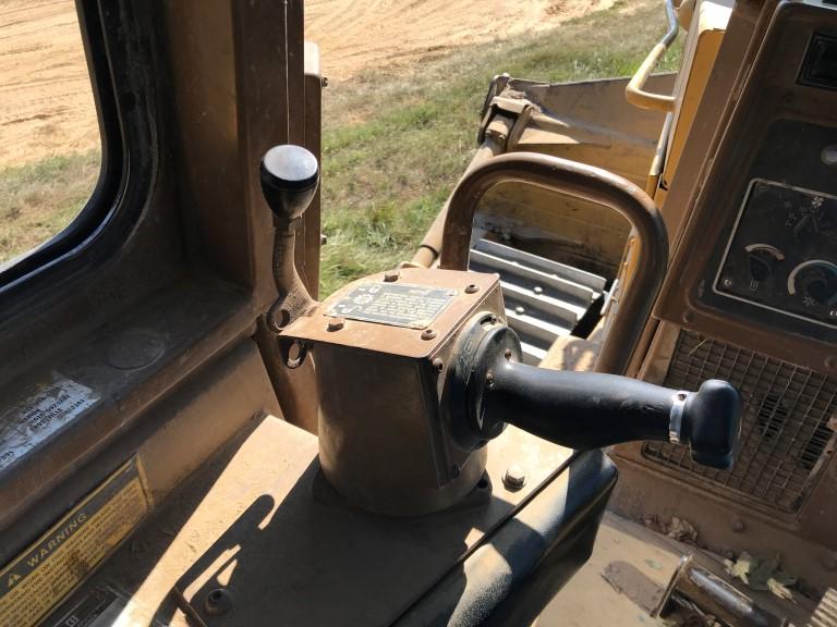 1990 CATERPILLAR D8N DOZER, 1,381+ hrs on meter (not TT),  CAB, AC, SEMI-U