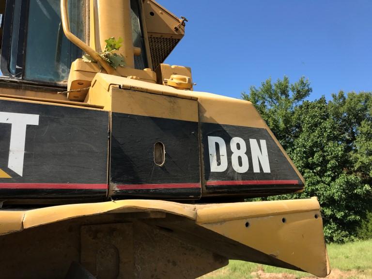 1990 CATERPILLAR D8N DOZER, 1,381+ hrs on meter (not TT),  CAB, AC, SEMI-U