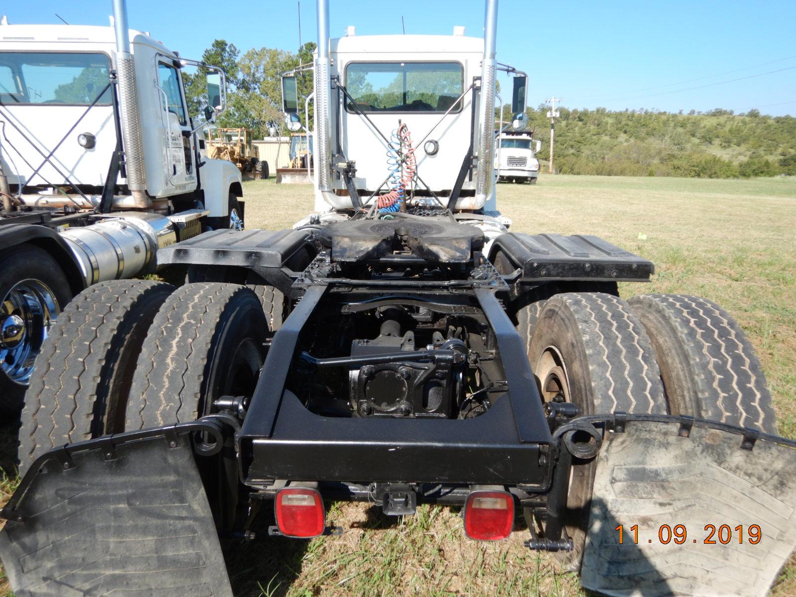 2012 MACK CHU 613 TRUCK TRACTOR, 214,606 MILES  DAY CAB, MACK MP8 DIESEL, 1