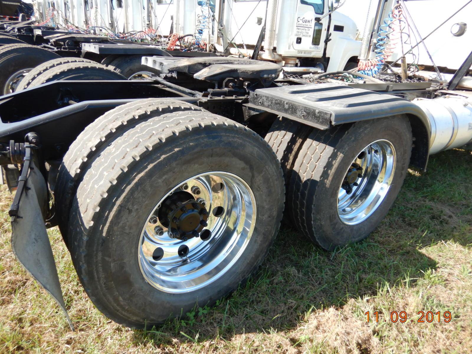 2012 MACK CHU 613 TRUCK TRACTOR, 214,606 MILES  DAY CAB, MACK MP8 DIESEL, 1