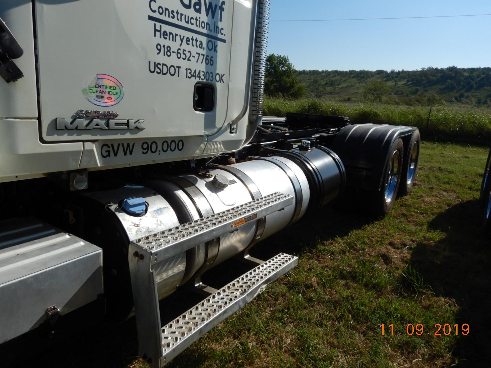 2012 MACK CHU 613 TRUCK TRACTOR, 214,606 MILES  DAY CAB, MACK MP8 DIESEL, 1