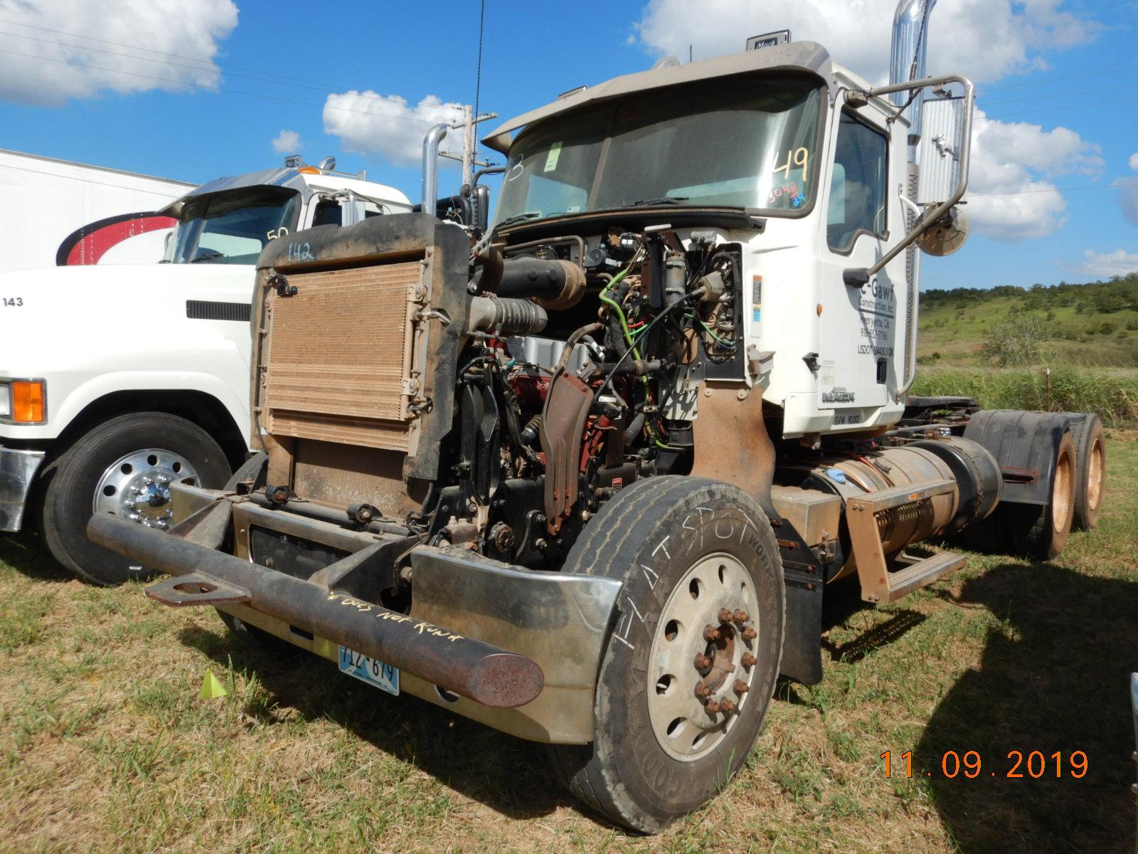 2012 MACK CHU 613 TRUCK TRACTOR,  DAY CAB, MACK MP8 DIESEL, 13 SPEED, TWIN