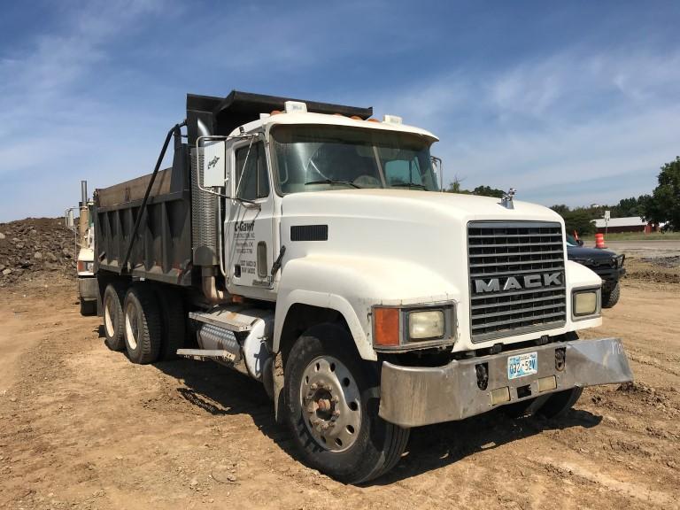 2002 MACK CH613 DUMP TRUCK, 277,131+ mi on meter,  TANDEM, MACK E7-380/410