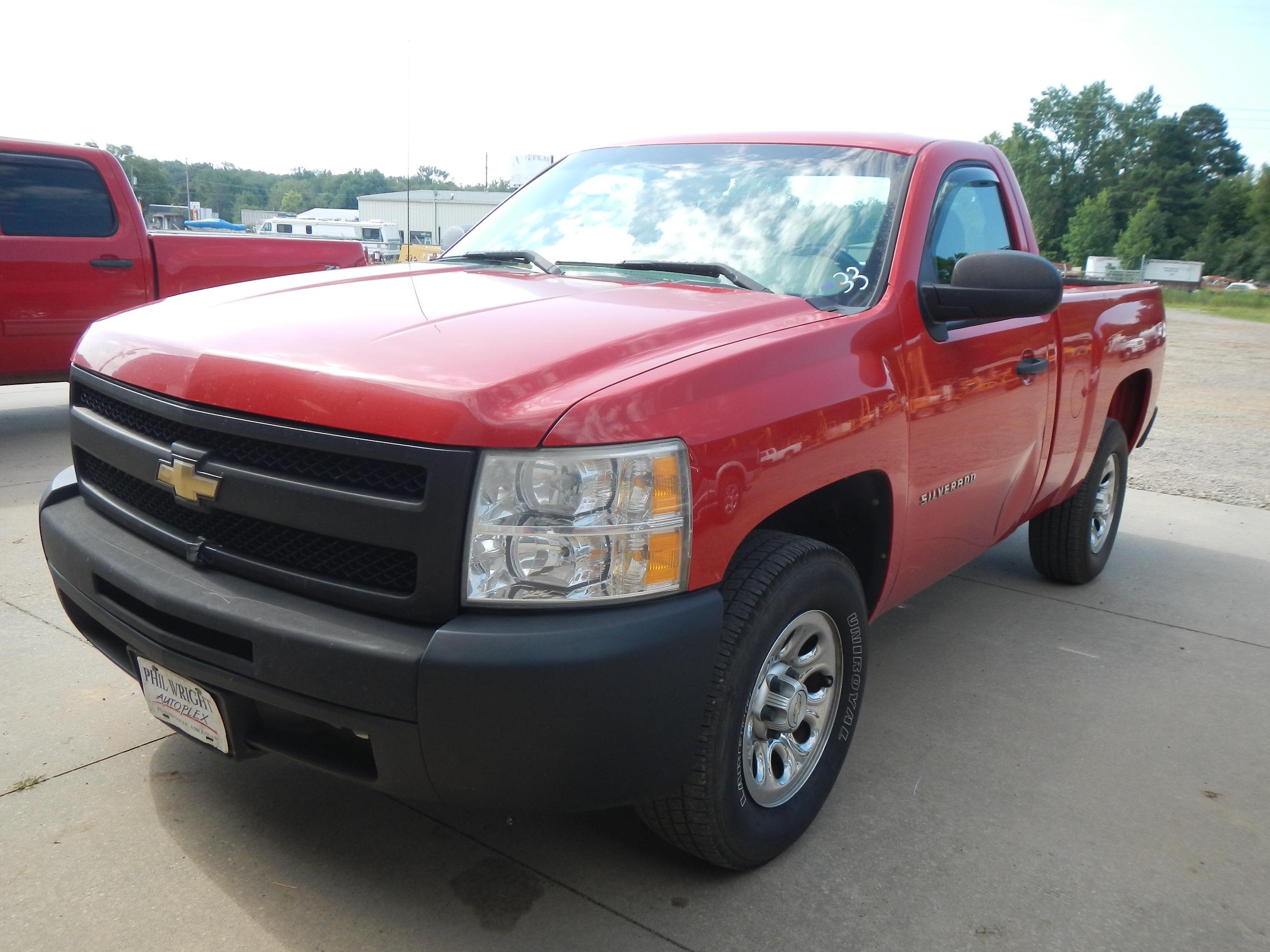 2010 CHEVROLET SILVERADO 1500 PICKUP TRUCK, 214,000+ mi,  V6 GAS, AUTOMATIC