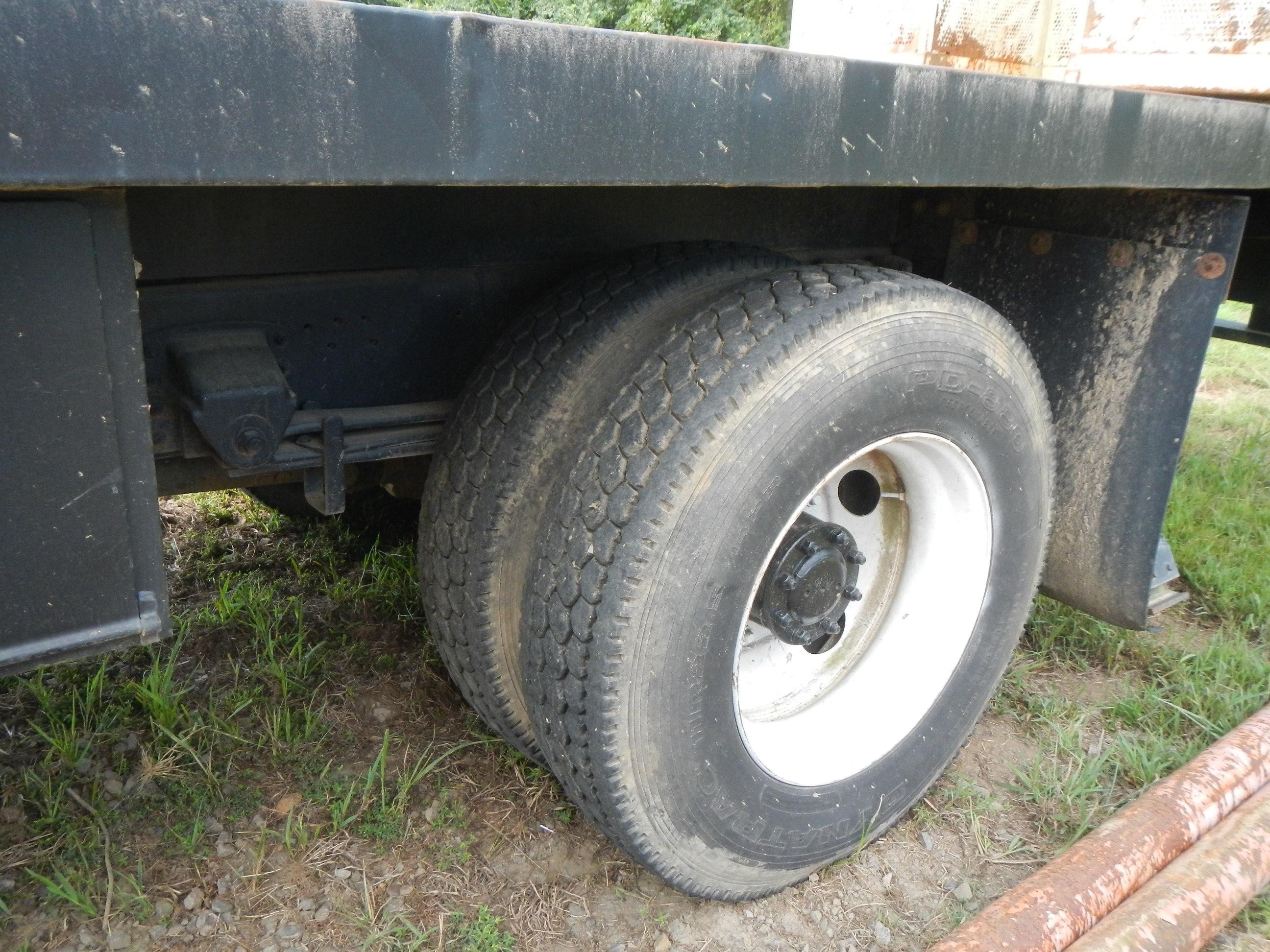 2001 GMC 7500 CRANE TRUCK, 46,000+ mi,  CAT 3126 DIESEL, 6-SPEED, SINGLE AX