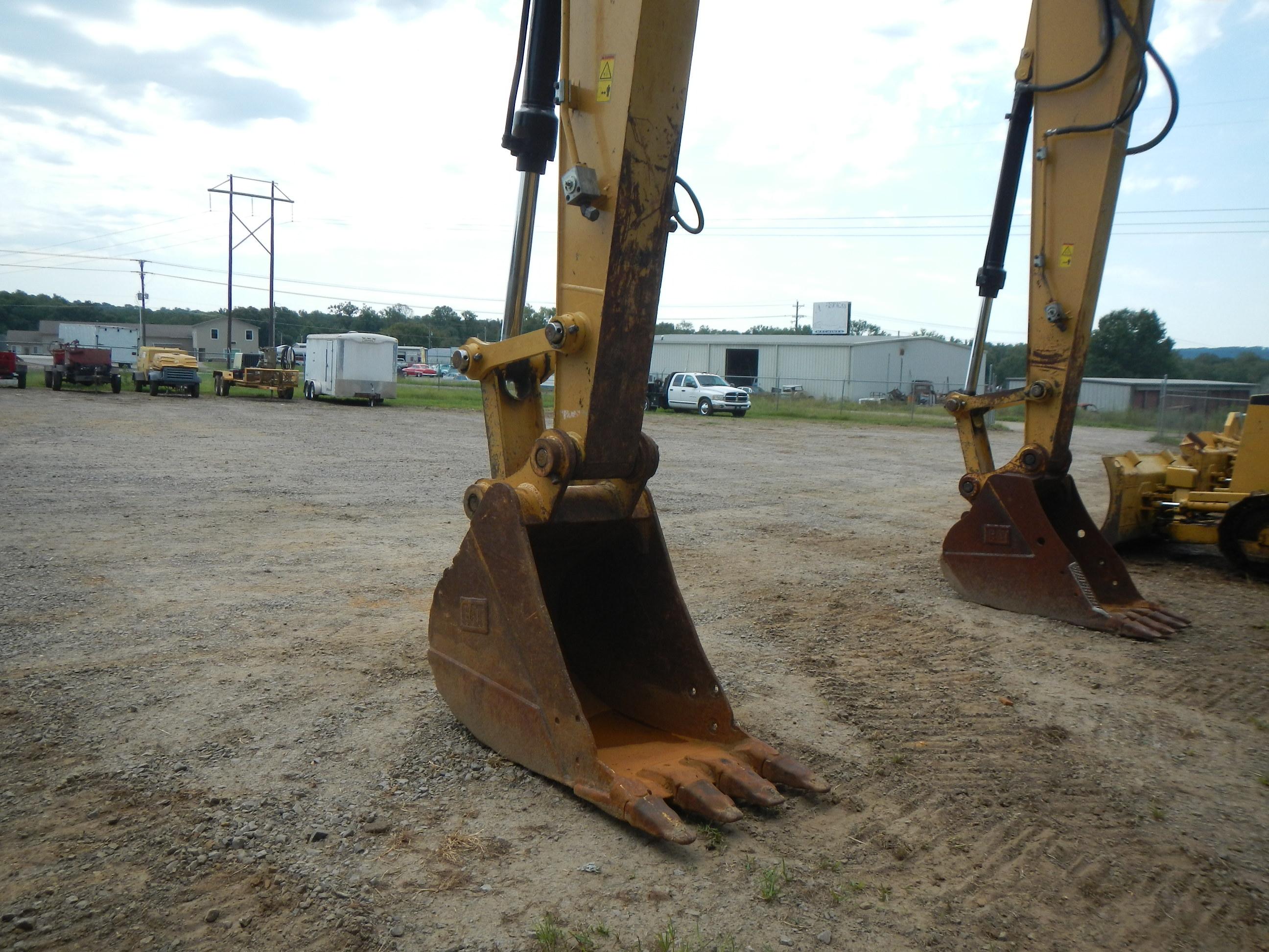 2013 CATERPILLAR 316 EL HYDRAULIC EXCAVATOR, 4433 HOURS  CAB, AC, HEAT, REA