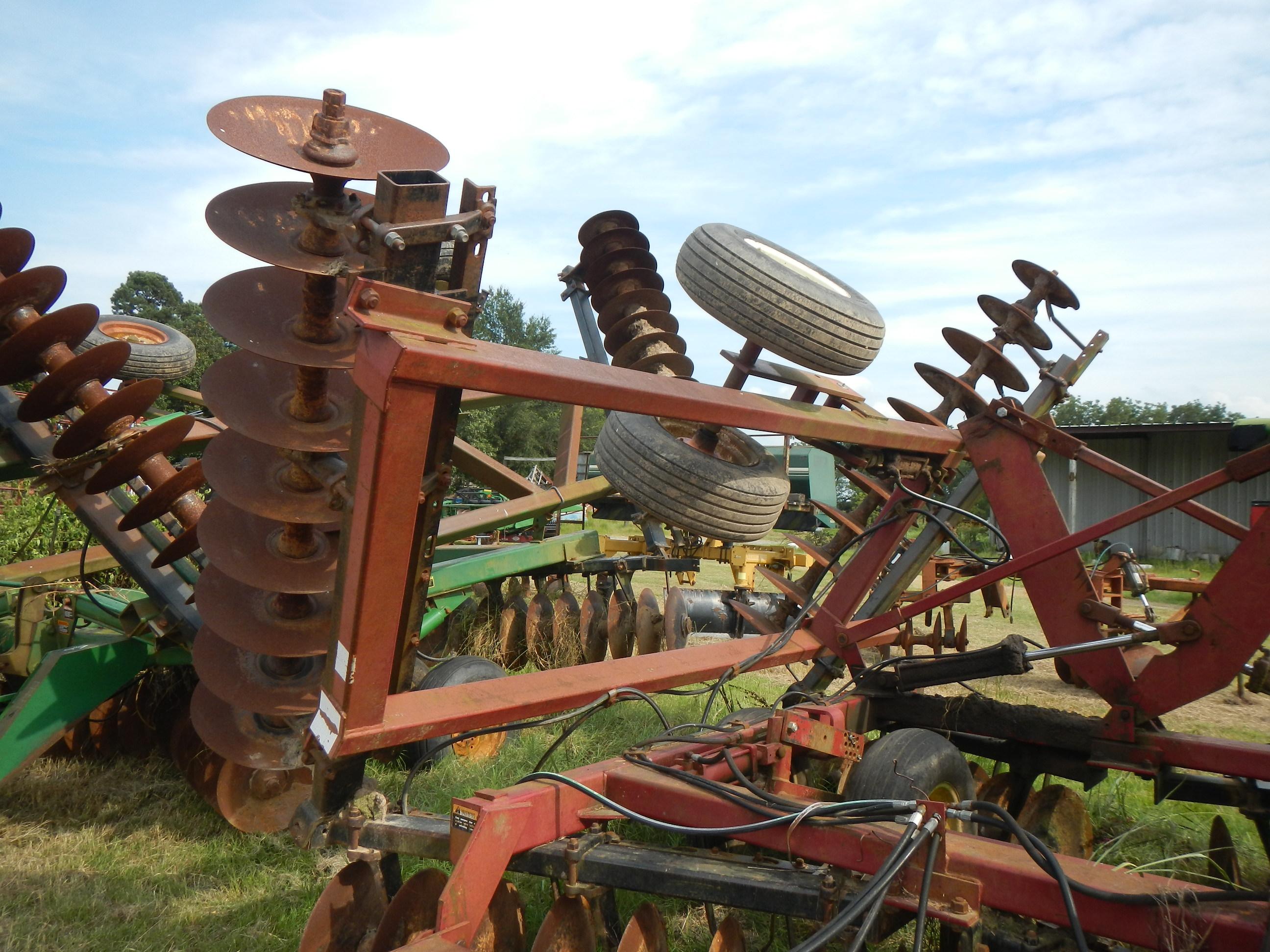 CASE/IH 496 DISC HARROW,  PULL TYPE, HYDRAULIC FOLD