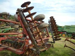 CASE/IH 496 DISC HARROW,  PULL TYPE, HYDRAULIC FOLD