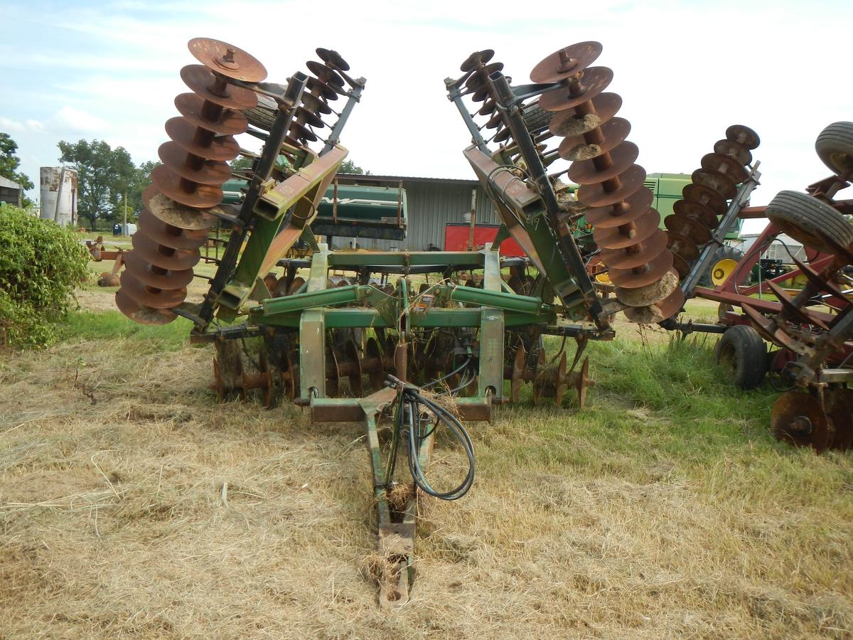 JOHN DEERE 630 DISC HARROW,  HYDRAULIC FOLD S# N00630X010338