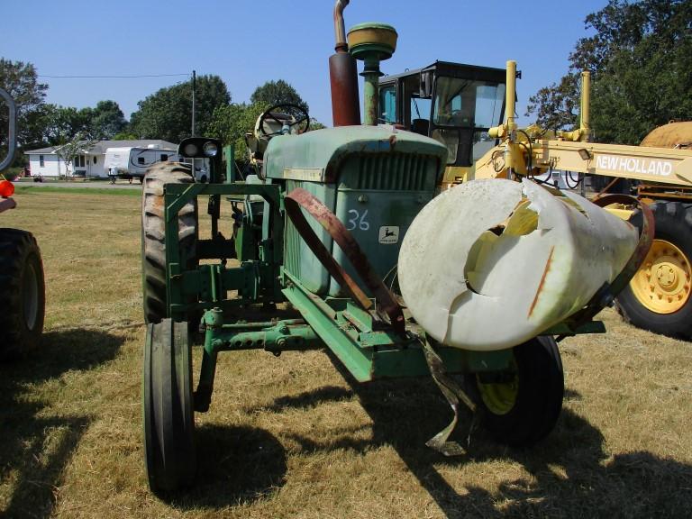 JOHN DEERE 4020 WHEEL TRACTOR, 4,218 hrs showing,  3 POINT, PTO, REMOTE, RE