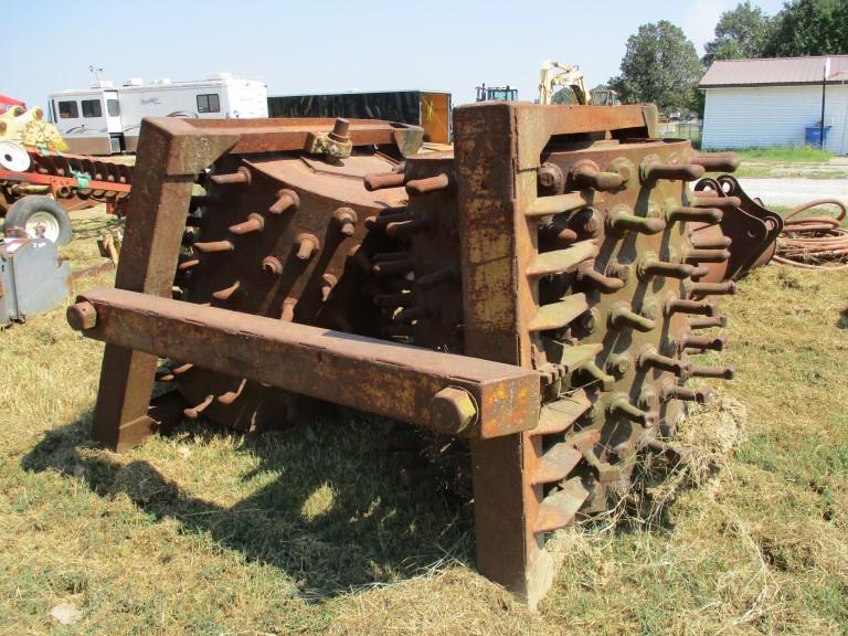 SHEEP'S FOOT PULL BEHIND UNIT,  POOR