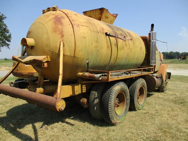 GMC BRIGADIER WATER TRUCK,  DETROIT DIESEL, 5 SPEED, TWIN SCREW, NON RUNNIN