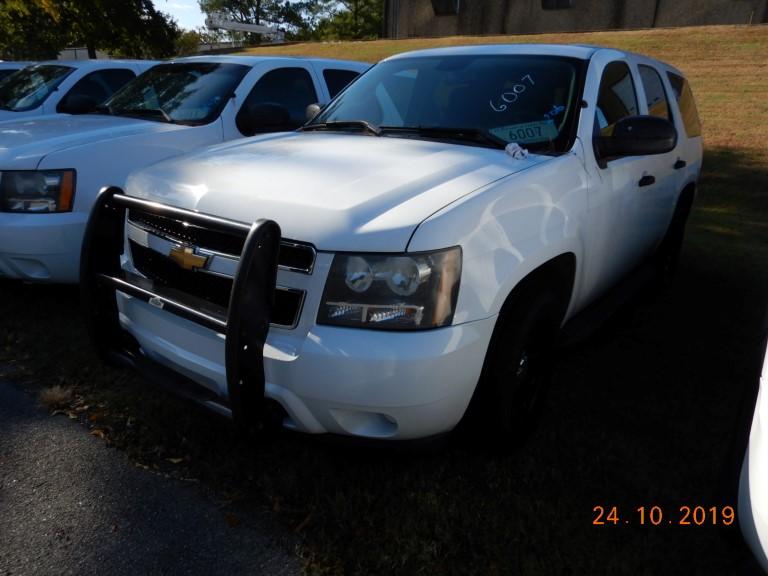 2011 CHEVROLET TAHOE SUV, 159k + mi,  V8 GAS, AUTOMATIC, PS, AC S# 1GNLC2E0