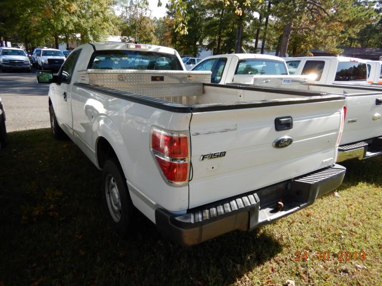 2013 FORD F150 PICKUP TRUCK, 173k+ mi,  V8 GAS, AUTOMATIC, PS, AC, TOOLBOX