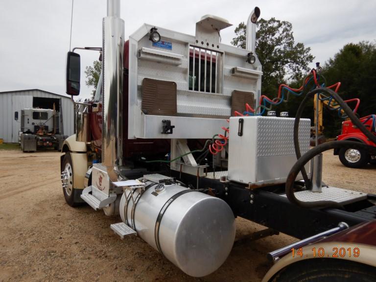 2016 INTERNATIONAL LONESTAR TRUCK TRACTOR, 40,989 Miles on Meter  DAY CAB,