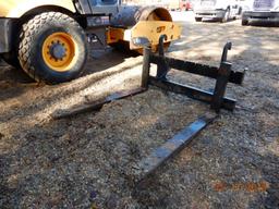 JOHN DEERE QUICK ATTACH LOADER BACKHOE FORKS,  60" S# TA004853