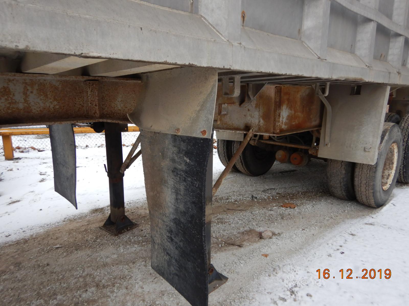 1979 RAVENS END DUMP TRAILER,  24' SPRING SUSPENSION, 10.00-20" TIRES ON DA