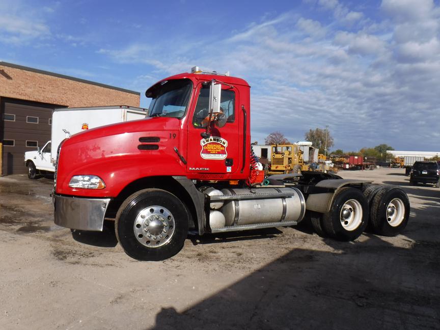 2007 MACK CXP613 TRUCK, 434,013 mi,  MACK MP7, 8 LO/LO TRANSMISSION, TWIN S