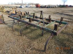 JOHN DEERE 100 CHISEL PLOW,  3 POINT, 12'