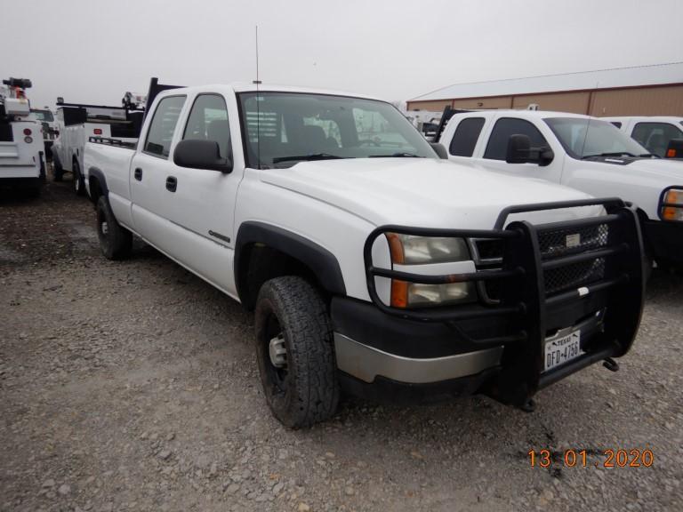 2007 CHEVROLET 2500 TRUCK, 213,828+ mi,  CREW CAB, V8 GAS, AUTOMATIC S# 104