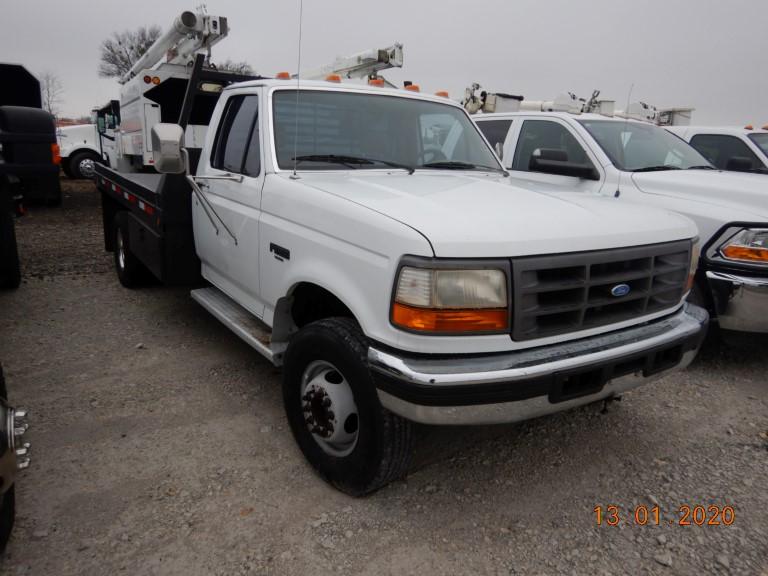 1994 FORD F450 FLATBED TRUCK,  7.3L POWERSTROKE DIESEL, 5 SPEED, AC, PS, S#