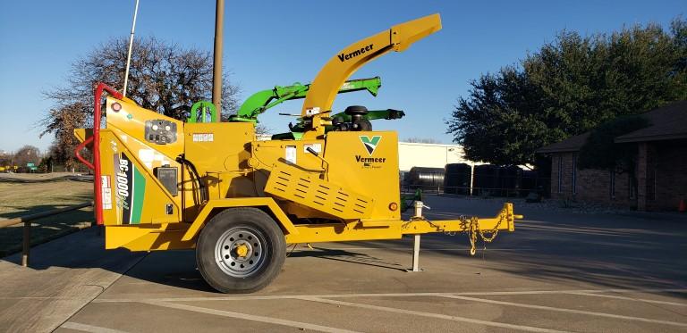 2010 VERMEER BC1000XL WOOD CHIPPER, 1,211+ hrs,  SMART FEED, CAT DIESEL, HY