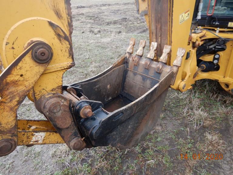 CATERPILLAR 420F BACKHOE, 2,044+ hrs,  CAB, A/C, 4 X 4, EXTENDAHOE, Q/C HOE