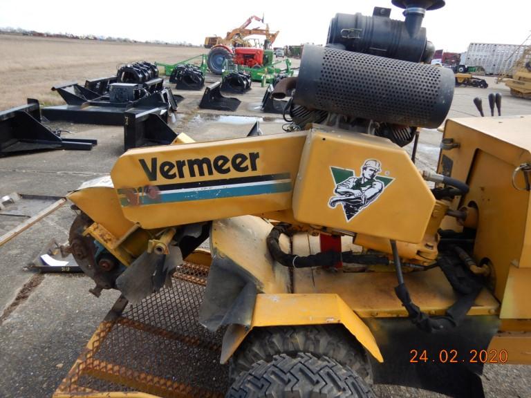 VERMEER SC252 STUMP GRINDER  KOHLER 27 HP ENGINE, TRAILER MOUNTED