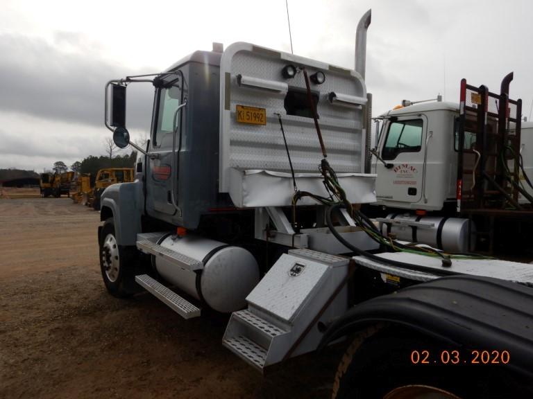 2007 MACK CH613 TRUCK TRACTOR,  DAY CAB, MACK 427 DIESEL, 10 SPEED, 4.11 RE