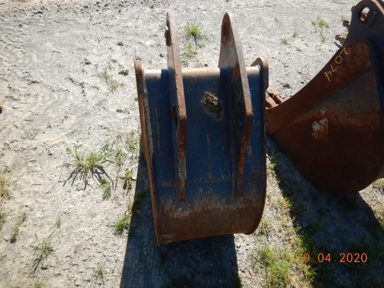 BACKHOE BUCKET,  18"