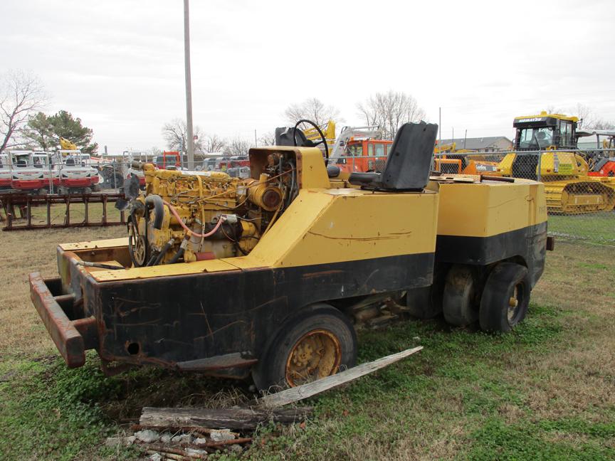 HYSTER 530A ROLLER,  PNEUMATIC WHEEL, (RADIATOR MISSING), 4 CYLINDER DIESEL