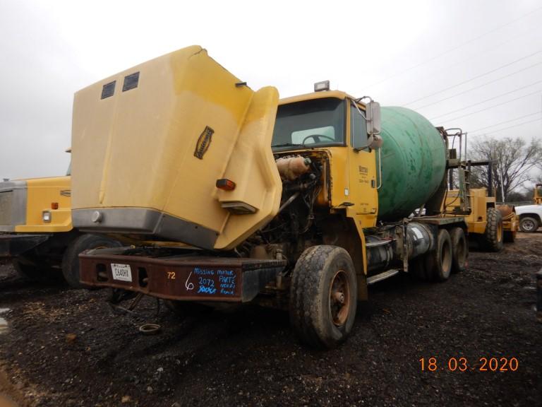 2000 VOLVO MIXER TRUCK,  CUMMINS ISM-V 335 HP DIESEL, FULLER RTO14909MLL TR