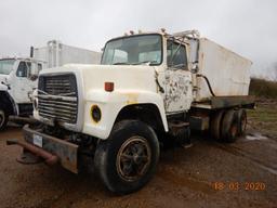 1980 FORD WATER TRUCK,  DETROIT DIESEL, 9 SPEED, SPRING RIDE, TANDEM AXLE,