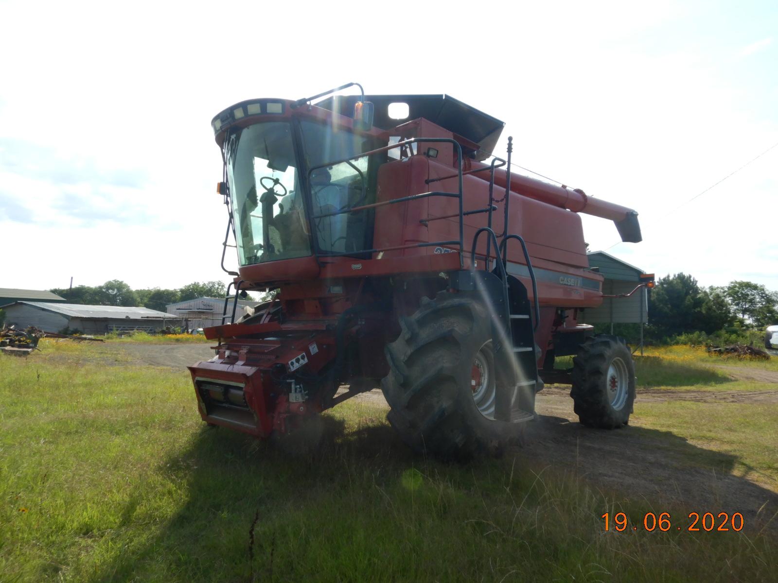 CIH 2588 COMBINE,  HOPPER EXTENSION, 35.5L32 TIRES, 2 YEARS ON NEW ROTOR, $