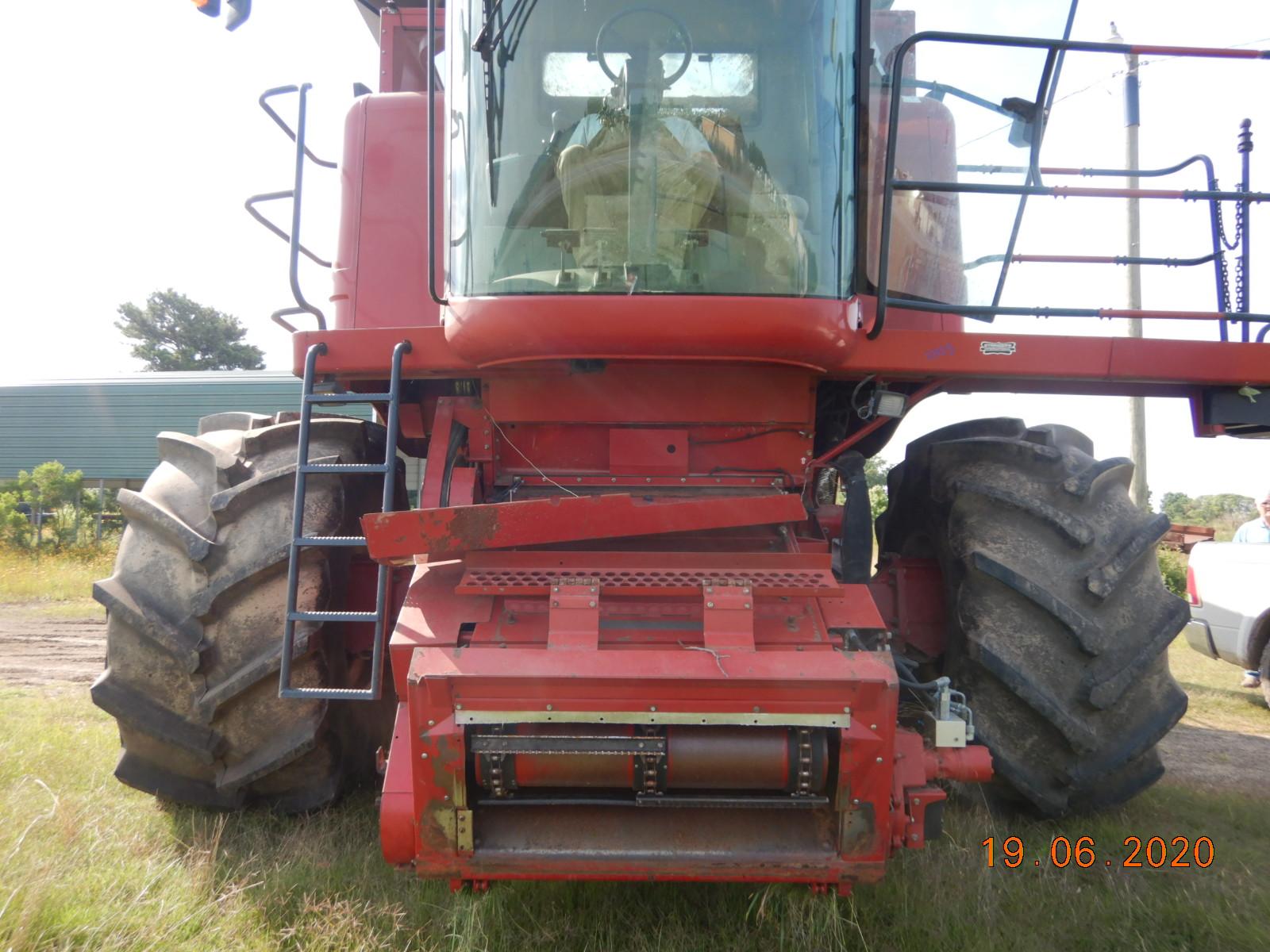 CIH 2588 COMBINE,  HOPPER EXTENSION, 35.5L32 TIRES, 2 YEARS ON NEW ROTOR, $